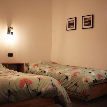 B&B Val Valerna Lezzeno Eksteriør billede