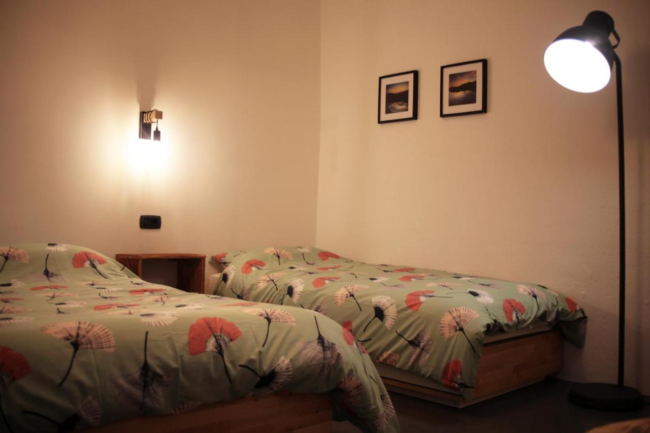B&B Val Valerna Lezzeno Eksteriør billede